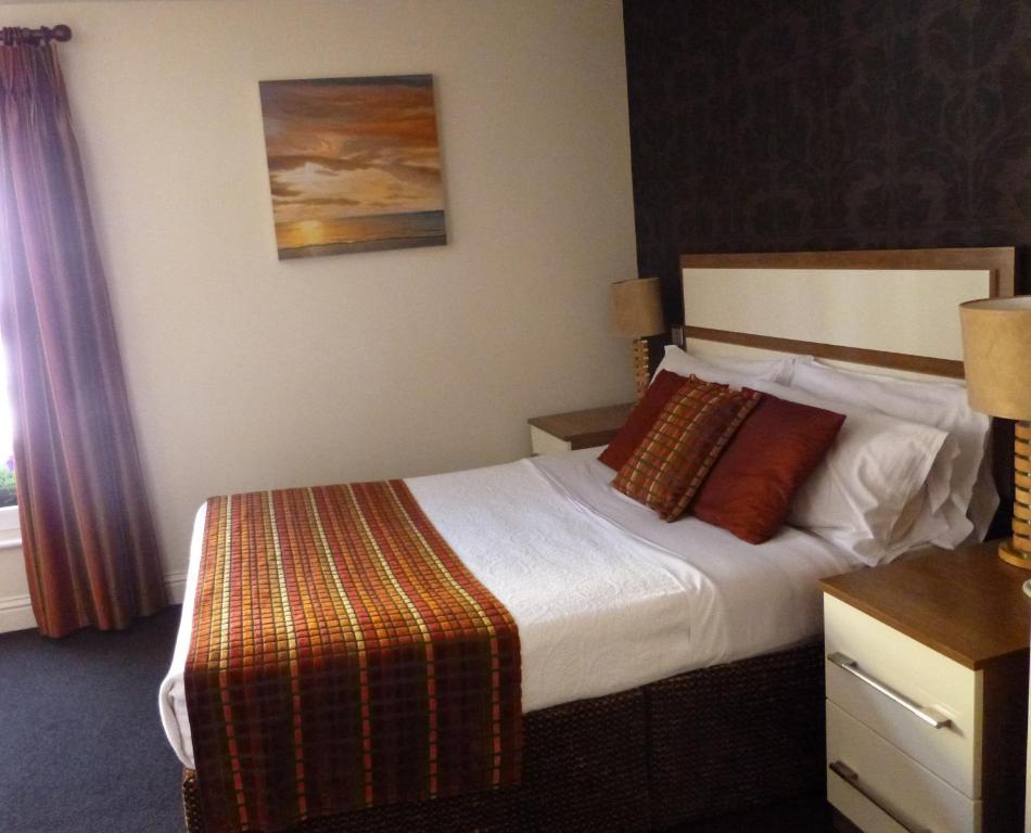 The White Lady Hotel Кінсейл Номер фото