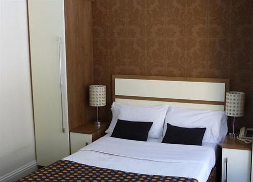 The White Lady Hotel Кінсейл Екстер'єр фото